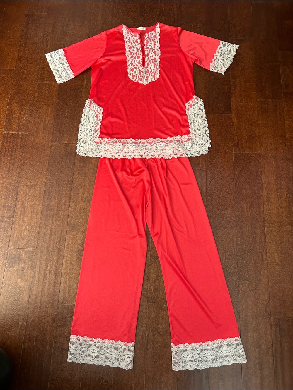 Barbiecore 60s Vintage 2 Piece Coral Pinky Red Lace-Trim Pajama Set, Size Medium